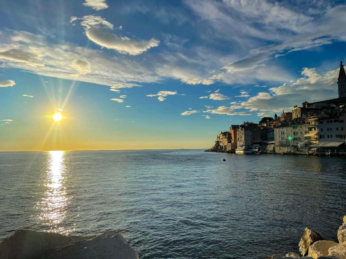 Clorinda Sea View Free Parking Apartment Rovinj Bagian luar foto